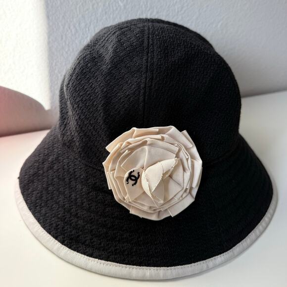 Chanel Camellia Bucket Hat Size 58 Spring 2013 Floral Accent Luxury‎ Old Money - Picture 1 of 7
